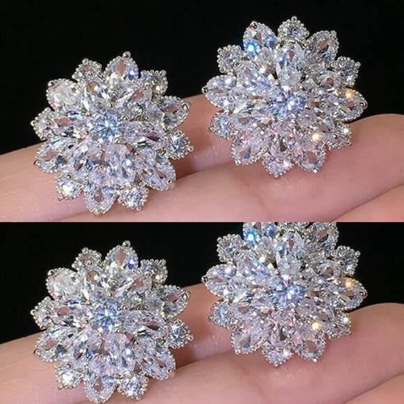 Earrings - Picture 2 of 7